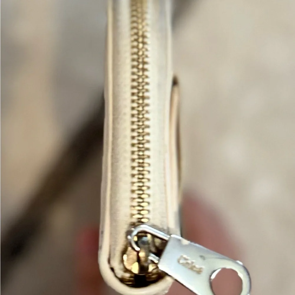 Chloe Cream Leather zipper wallet with Silver Bow - Picture 7 of 7